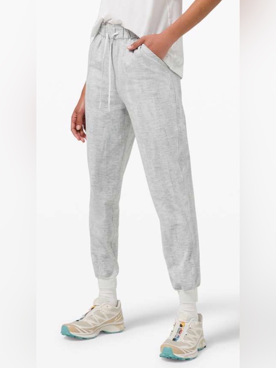 lululemon athletica Pants - Lululemon Womens 4 Linear Tempo Silver Stretch High Rise Joggers Activewear